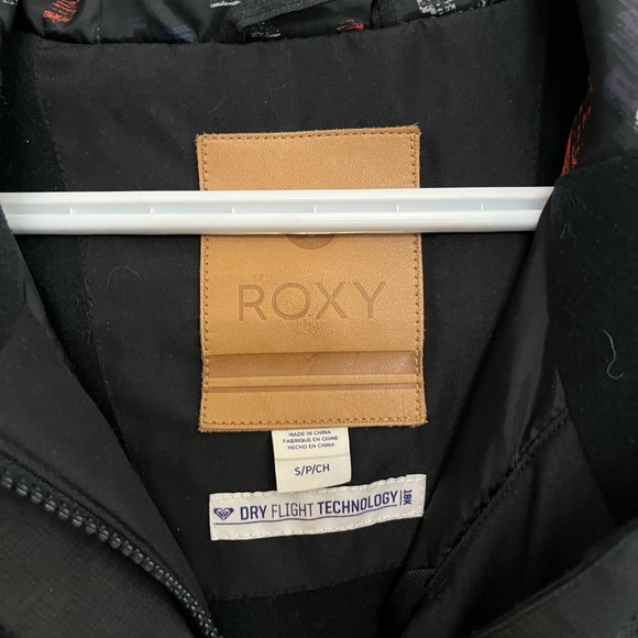 Women’s Roxy winter coat size small - Picture 2 of 2